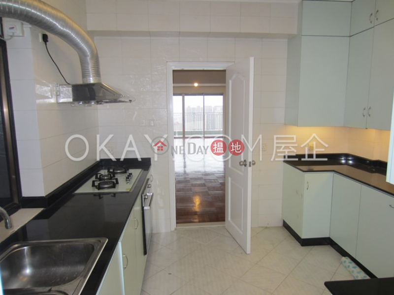 Efficient 4 bed on high floor with balcony & parking | Rental | Evergreen Villa 松柏新邨 Rental Listings