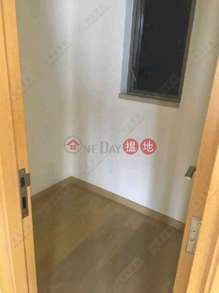 HK$ 24M | Grand Austin Tower 5, Yau Tsim Mong | 3-bedroom, 1-ensuite apartment with balcony and open view
