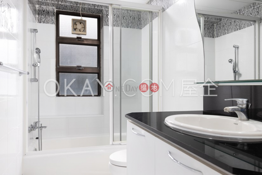 HK$ 65,000/ month Suncrest Tower Wan Chai District, Gorgeous 4 bedroom with parking | Rental