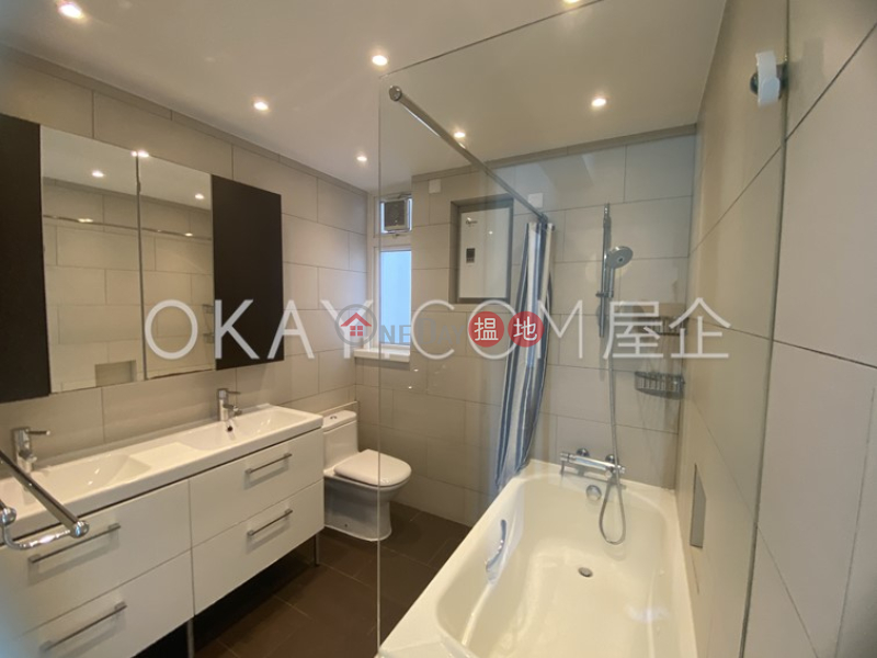 Luxurious 3 bedroom with balcony | For Sale | Discovery Bay, Phase 4 Peninsula Vl Coastline, 22 Discovery Road 愉景灣 4期 蘅峰碧濤軒 愉景灣道22號 Sales Listings