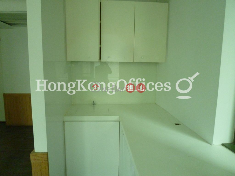 六基大廈中層|寫字樓/工商樓盤|出租樓盤|HK$ 33,570/ 月