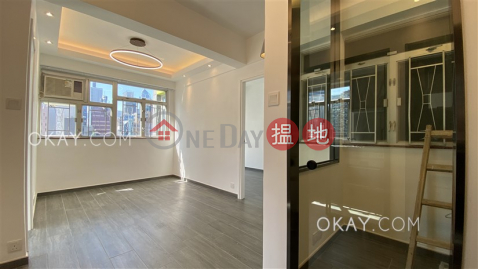 Unique 2 bedroom on high floor | Rental, Chee On Building 置安大廈 | Wan Chai District (OKAY-R39750)_0