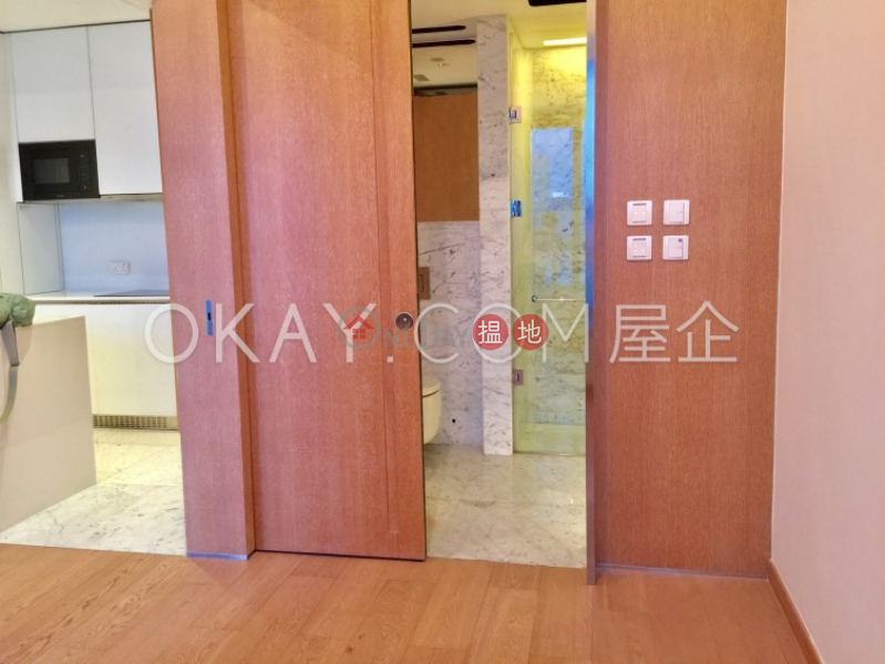 HK$ 15.5M | The Gloucester | Wan Chai District Charming 1 bedroom with balcony | For Sale