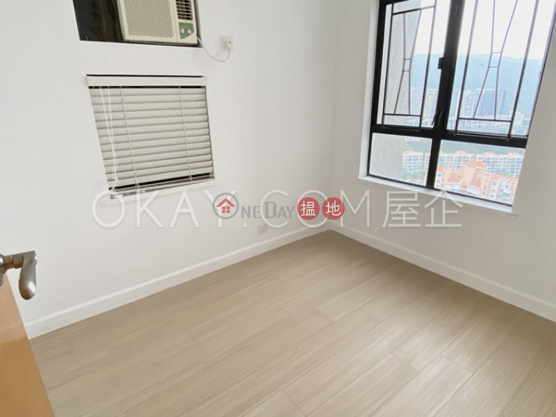 HK$ 8M Discovery Bay, Phase 5 Greenvale Village, Greenburg Court (Block 2) Lantau Island Intimate 3 bedroom on high floor with balcony | For Sale