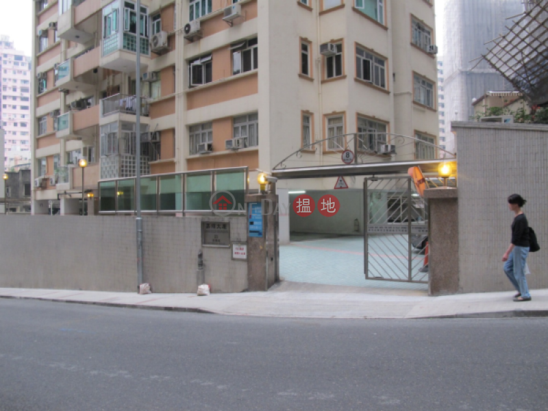 HK$ 38,000/ 月|嘉輝大廈西區|西半山三房兩廳筍盤出租|住宅單位