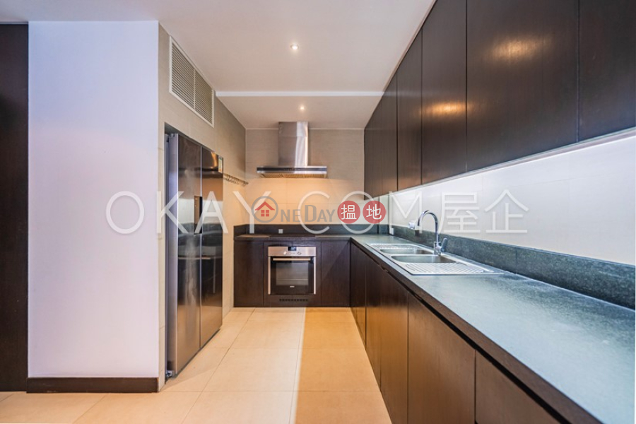 Stylish house with sea views, terrace & balcony | Rental | Dragon Lake Villa 龍湖別墅 Rental Listings
