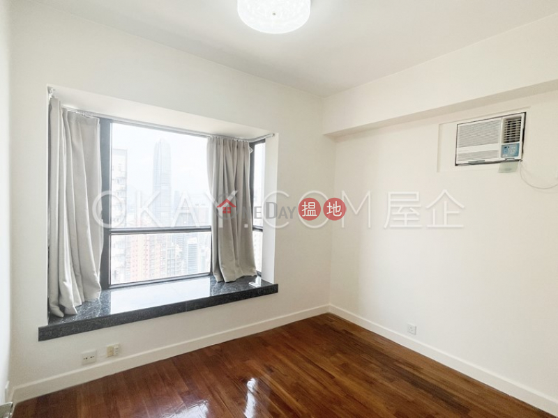 HK$ 29,000/ month Vantage Park | Western District, Tasteful 3 bedroom in Mid-levels West | Rental