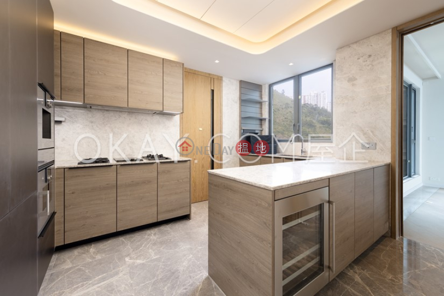 HK$ 150,000/ month, Villa Corniche Southern District | Efficient 4 bedroom with balcony & parking | Rental