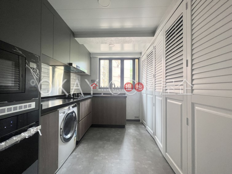 HK$ 40,000/ month, Block 45-48 Baguio Villa Western District, Elegant 2 bedroom with balcony & parking | Rental