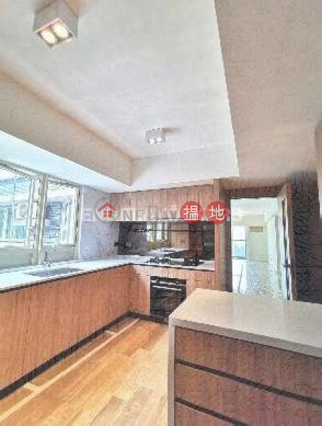 HK$ 40,000/ month | St. Joan Court, Central District 1 Bed Flat for Rent in Central Mid Levels