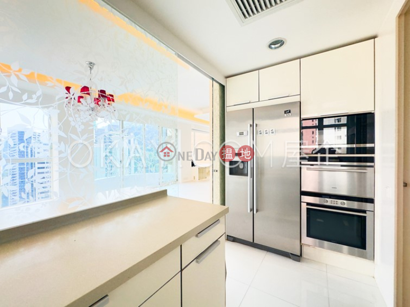 HK$ 135,000/ 月|蔚皇居|中區-3房2廁,極高層,星級會所,連車位蔚皇居出租單位