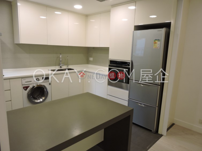 HK$ 63,000/ month, Wealthy Heights, Central District Efficient 3 bedroom with parking | Rental