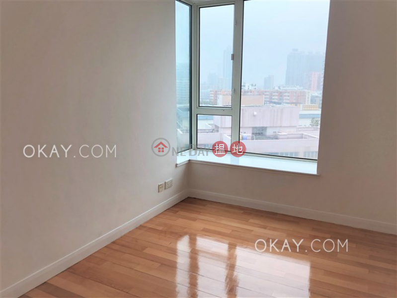 HK$ 45,000/ month St. George Apartments, Yau Tsim Mong, Stylish 3 bedroom with parking | Rental