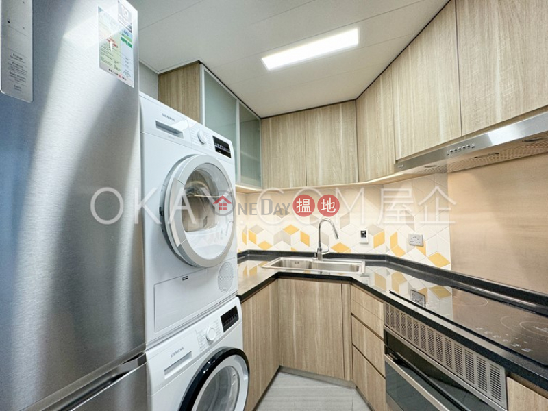 HK$ 57,000/ month | C.C. Lodge Wan Chai District Gorgeous 3 bedroom with parking | Rental