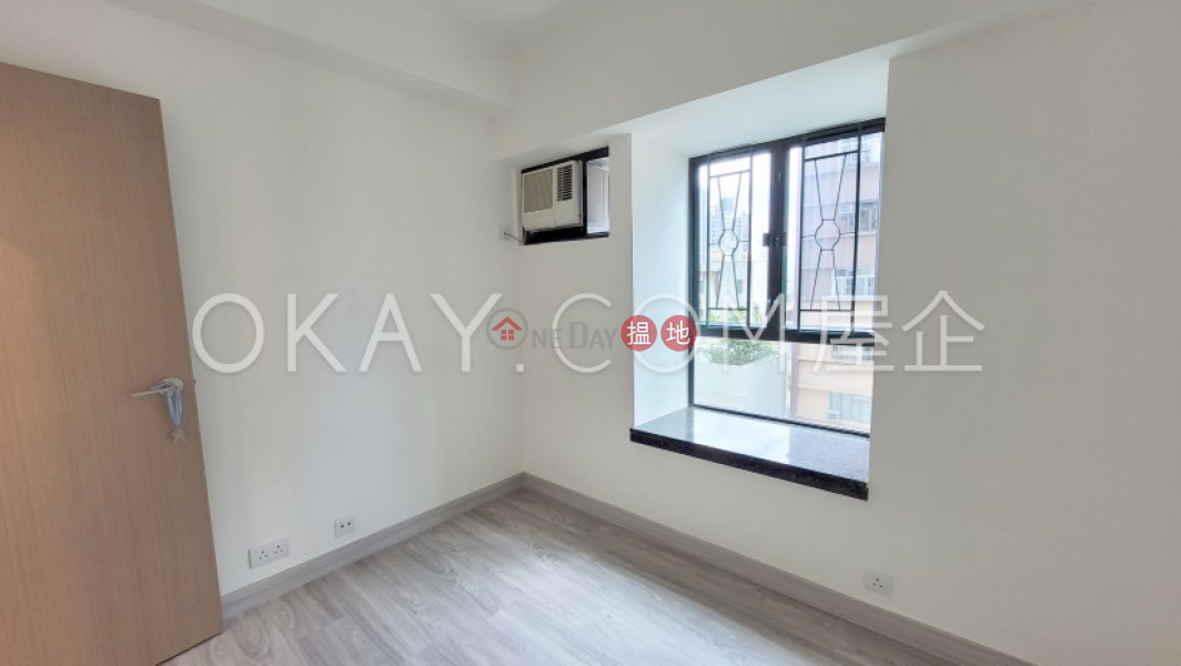 HK$ 33,000/ month, Dragon Court | Western District Tasteful 2 bedroom in Mid-levels West | Rental