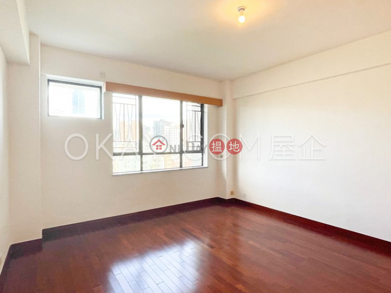 Gorgeous 2 bedroom with balcony & parking | Rental | The Crescent Block A 仁禮花園 A座 Rental Listings