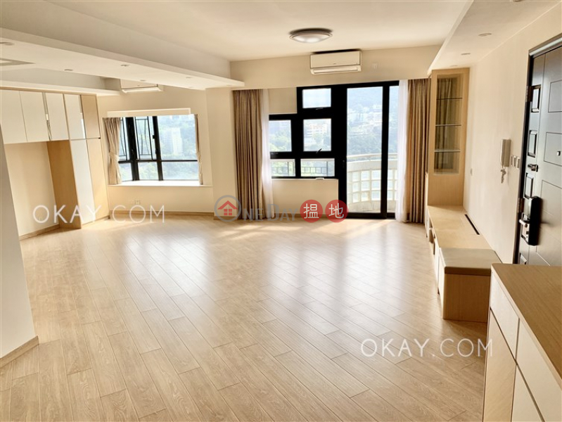 Lovely 3 bedroom on high floor with balcony & parking | For Sale | Beverly Hill 比華利山 Sales Listings