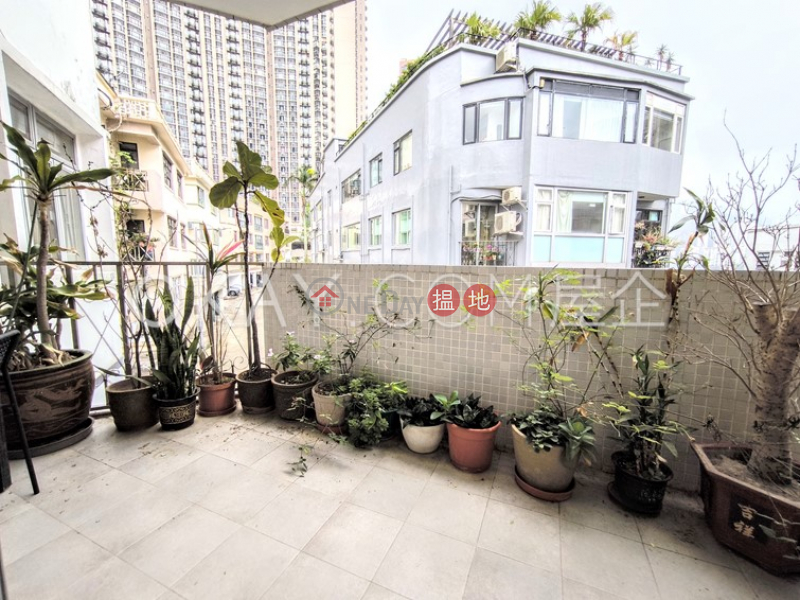 Popular 2 bedroom with parking | For Sale | Royal Villa 六也別墅 Sales Listings