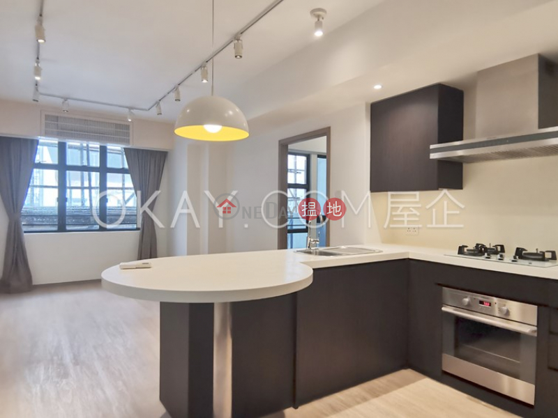 Charming 2 bedroom with balcony | Rental, Nikken Heights 日景閣 Rental Listings | Western District (OKAY-R28194)