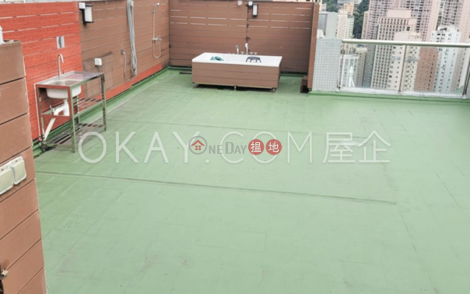 Nicely kept 3 bedroom on high floor with rooftop | For Sale | The Grand Panorama 嘉兆臺 Sales Listings