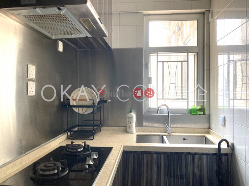 HK$ 11M | Elizabeth House Block A Wan Chai District, Charming 3 bedroom on high floor | For Sale