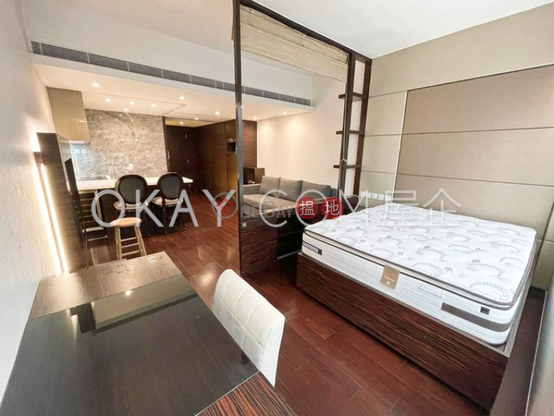 HK$ 25,000/ month Convention Plaza Apartments | Wan Chai District, Charming studio on high floor | Rental