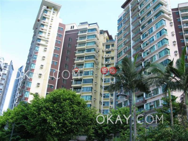 HK$ 8.2M | Discovery Bay, Phase 13 Chianti, The Hemex (Block3) Lantau Island, Tasteful 2 bed on high floor with sea views & balcony | For Sale