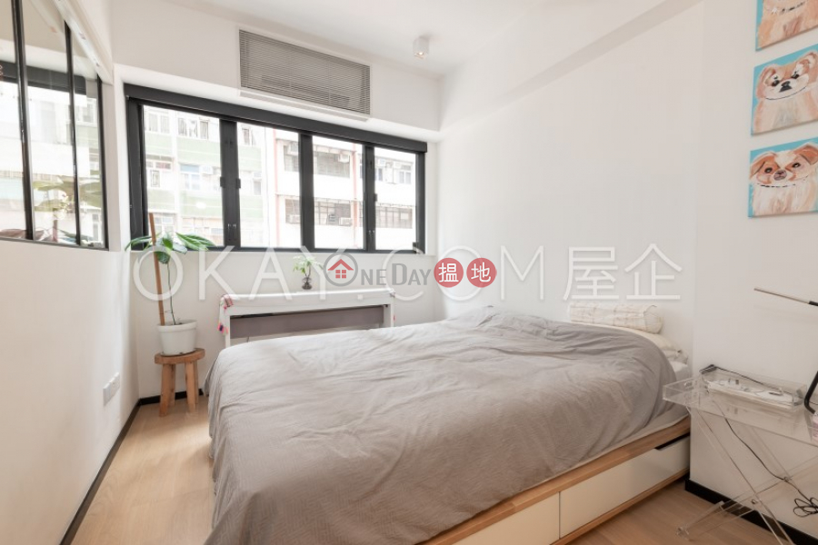 Nicely kept 2 bedroom in Sai Ying Pun | For Sale | Sze Yap Building 四邑大廈 Sales Listings
