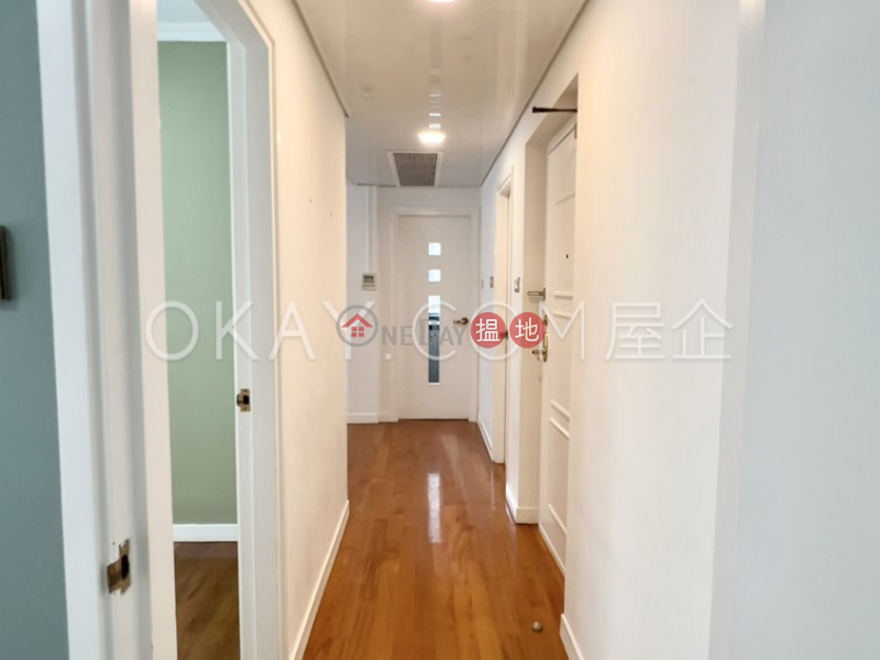 HK$ 33,000/ month | Winsome Park, Western District | Luxurious 2 bedroom in Mid-levels West | Rental