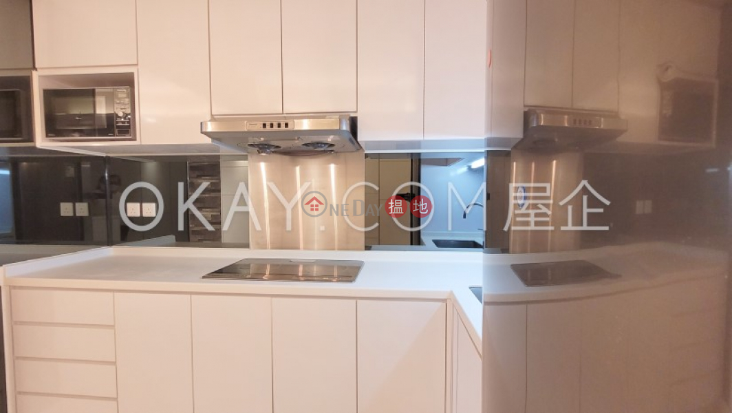 HK$ 32,000/ month First Mansion Western District | Elegant 2 bedroom in Mid-levels West | Rental