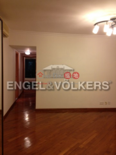 2 Bedroom Flat for Sale in Mid Levels - West | 80 Robinson Road 羅便臣道80號 _0
