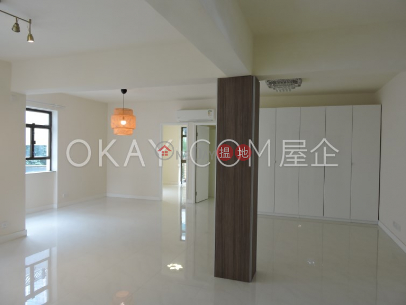 HK$ 16.88M Mountain View Court | Western District | Unique 2 bedroom with balcony | For Sale