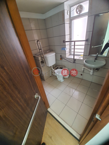 HK$ 16,900/ month Bayfield Building, Wan Chai District, TEL: 98755238