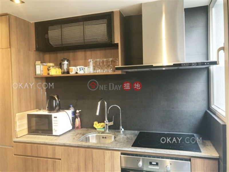 Property Search Hong Kong | OneDay | Residential Sales Listings | Luxurious with terrace in Sheung Wan | For Sale