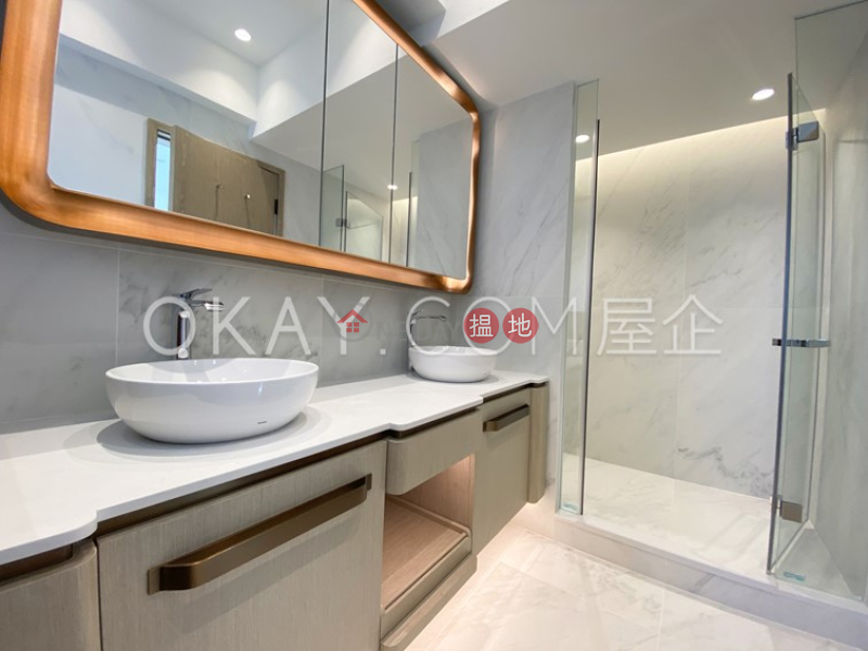 Unique 4 bedroom on high floor with parking | Rental | Sea Cliff Mansions 海峰園 Rental Listings