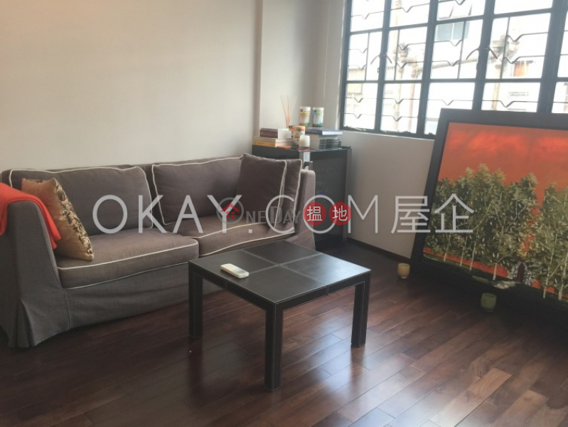 Charming 1 bedroom on high floor with rooftop | Rental | 10-14 Gage Street 結志街10-14號 Rental Listings