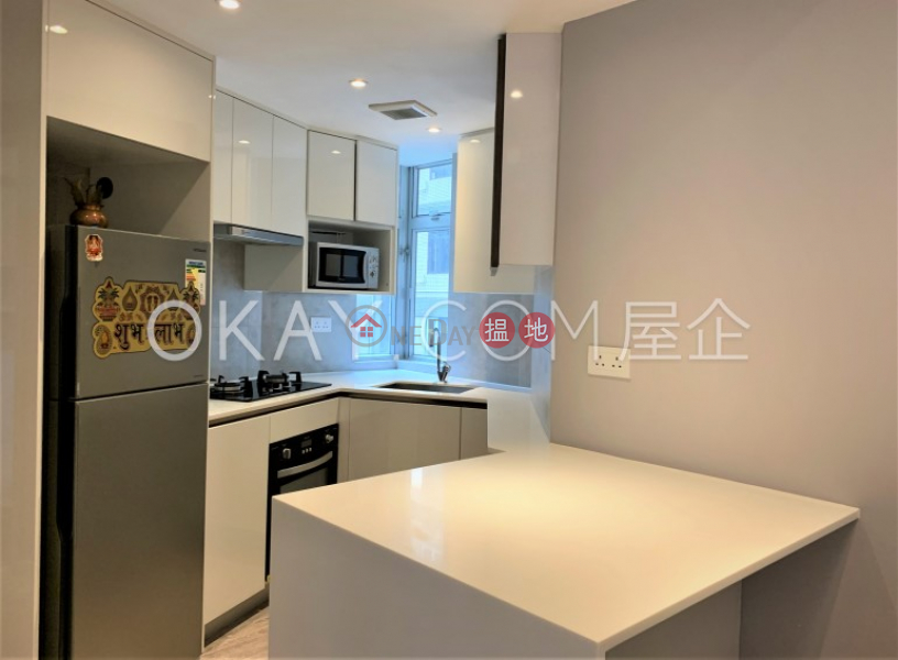 HK$ 28,000/ month Jing Tai Garden Mansion | Western District | Rare 2 bedroom with balcony | Rental