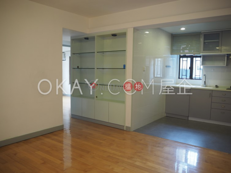 Nicely kept 3 bedroom in Mid-levels West | For Sale | Corona Tower 嘉景臺 Sales Listings