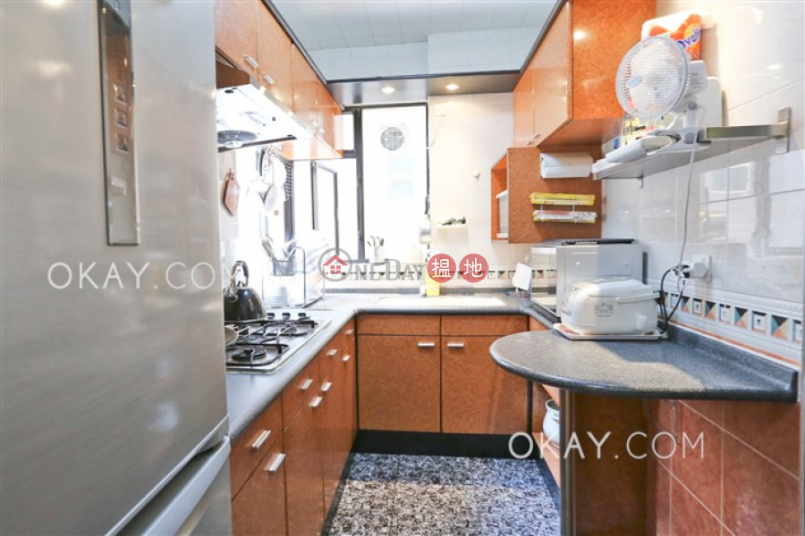 HK$ 25.5M Elegant Terrace Tower 1, Western District | Stylish 3 bedroom with parking | For Sale