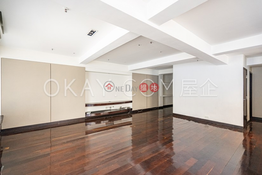 Efficient 2 bedroom in Central | Rental, GLENEALY TOWER 華昌大廈 Rental Listings | Central District (OKAY-R64702)