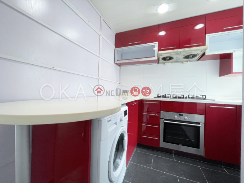 HK$ 44,500/ month Grand Deco Tower Wan Chai District, Charming 3 bedroom with parking | Rental