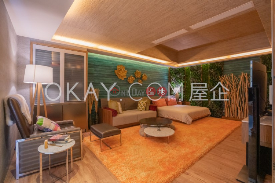 Stylish 1 bedroom with balcony & parking | For Sale | Chantilly 肇輝臺6號 Sales Listings