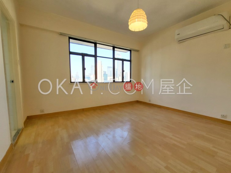 3房2廁,實用率高,連車位,露台倚雲閣出租單位|倚雲閣(Ewan Court)出租樓盤 (OKAY-R48695)