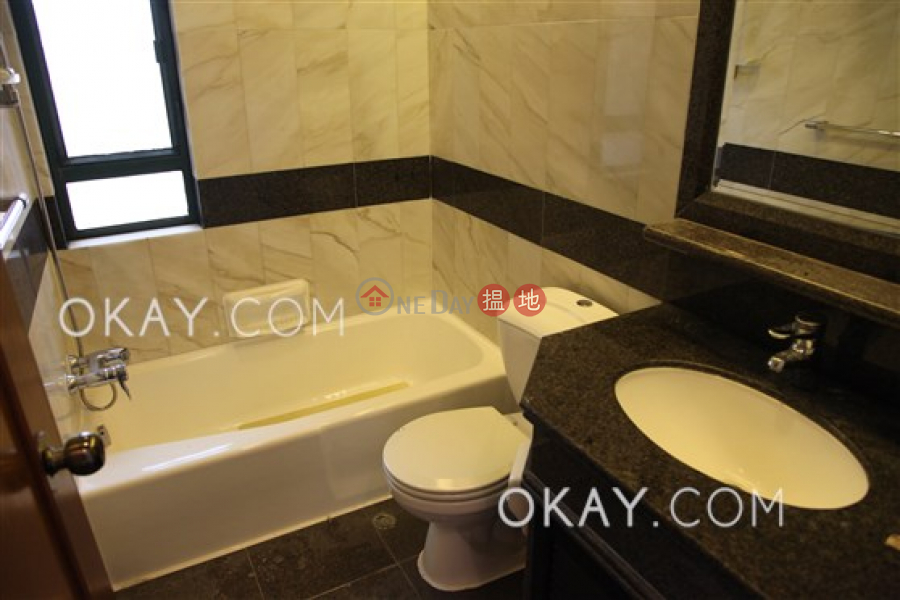 Lovely 3 bedroom with parking | Rental, Hillsborough Court 曉峰閣 Rental Listings | Central District (OKAY-R9747)