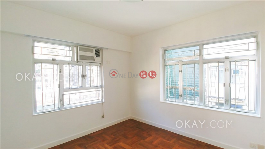 HK$ 39,000/ month | Haywood Mansion, Wan Chai District | Elegant 3 bedroom with harbour views & balcony | Rental