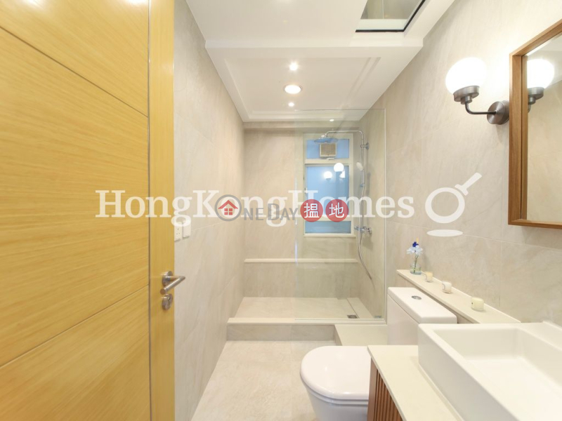 Property Search Hong Kong | OneDay | Residential, Sales Listings | 2 Bedroom Unit at Hillsborough Court | For Sale