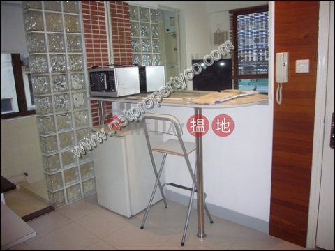 Unit with Rooftop for Rent in Mid-Levels Central | Tai Ning House 太寧樓 _0