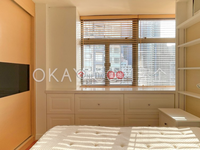 Nicely kept 2 bedroom on high floor with rooftop | Rental | 123 Hollywood Road | Central District Hong Kong Rental | HK$ 42,000/ month