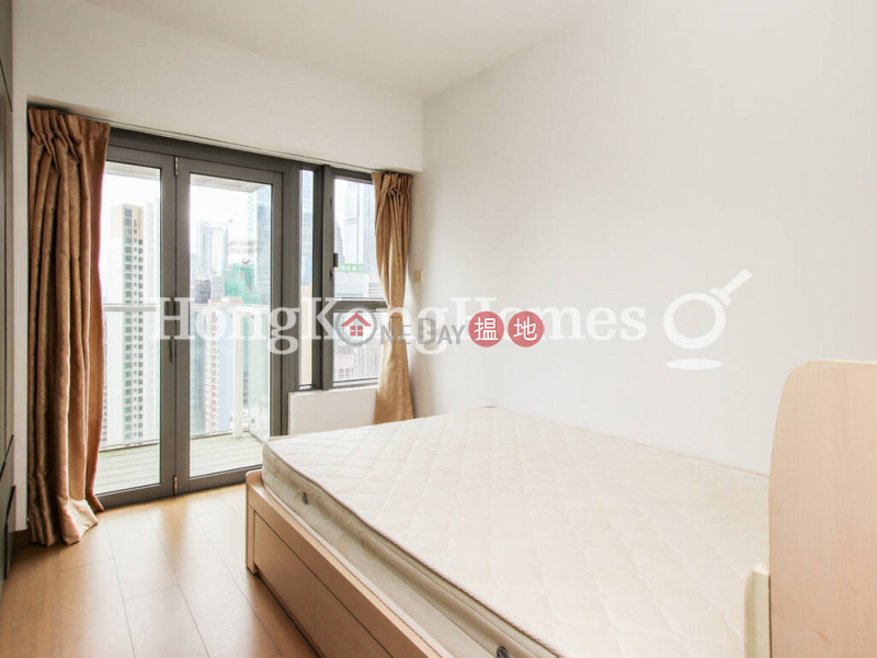 HK$ 25M | Centre Point, Central District | 3 Bedroom Family Unit at Centre Point | For Sale