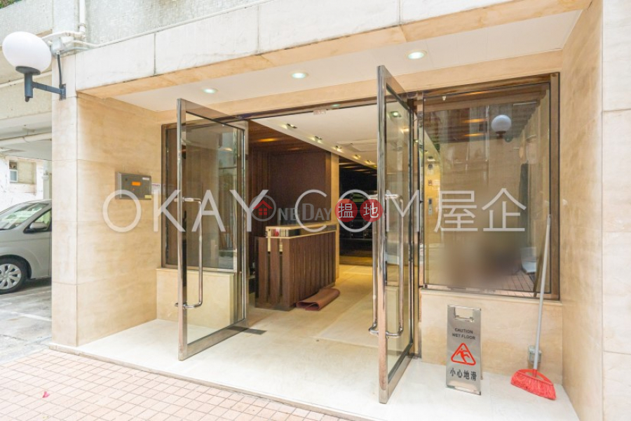 Elegant 3 bedroom in Mid-levels West | For Sale 17-27 Mosque Junction | Western District | Hong Kong, Sales HK$ 12.5M